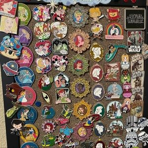 Selling my Disney park pin collection